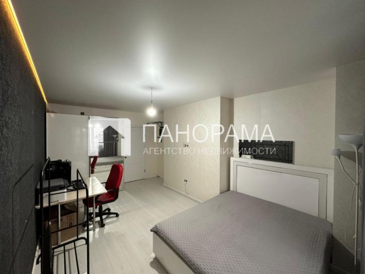 2-комн квартира Ларионова, 16