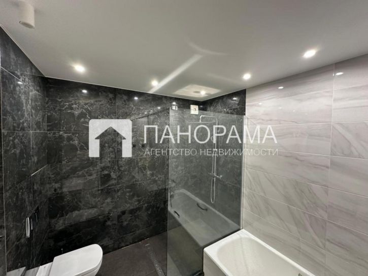 2-комн квартира Ларионова, 16