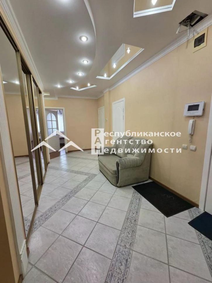4-комн квартира Аммосова, 4/3