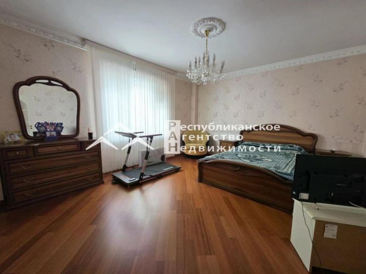 4-комн квартира Аммосова, 4/3