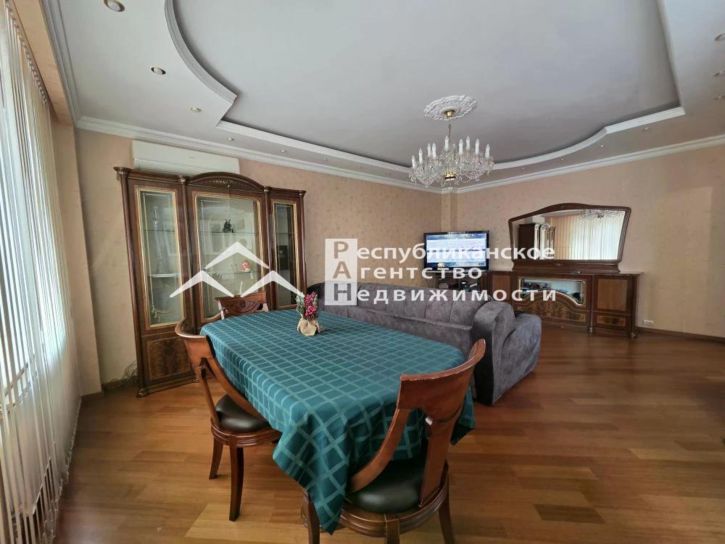4-комн квартира Аммосова, 4/3