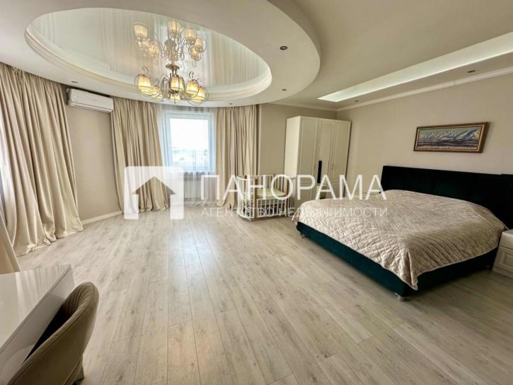 4-комн квартира Красноярова, 1