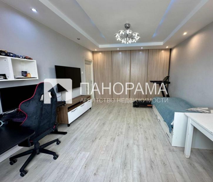 4-комн квартира Красноярова, 1