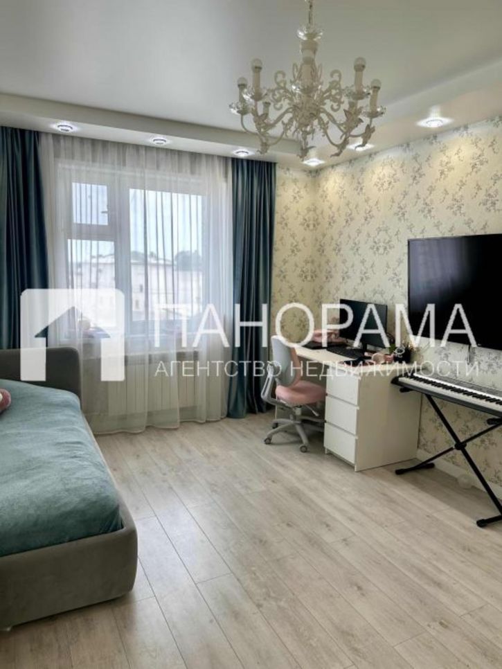 4-комн квартира Красноярова, 1