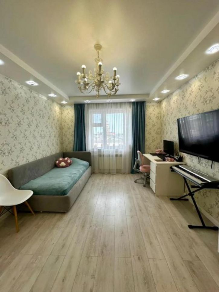 3-комн квартира Красноярова, 1