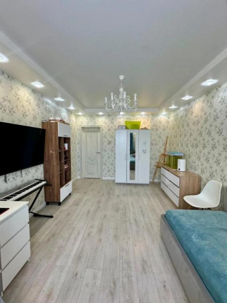 3-комн квартира Красноярова, 1