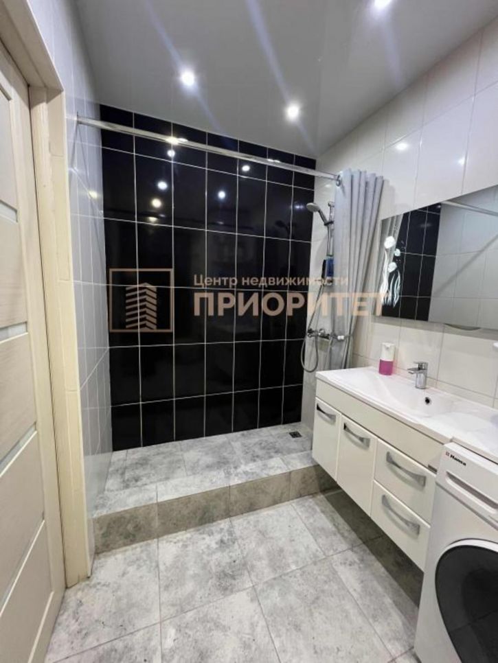 2-комн квартира -, 4