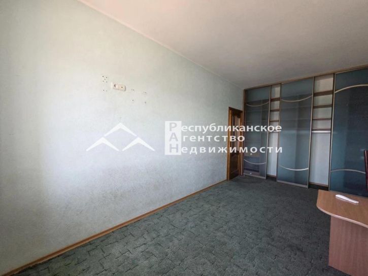 4-комн квартира Петра Алексеева, 83/18