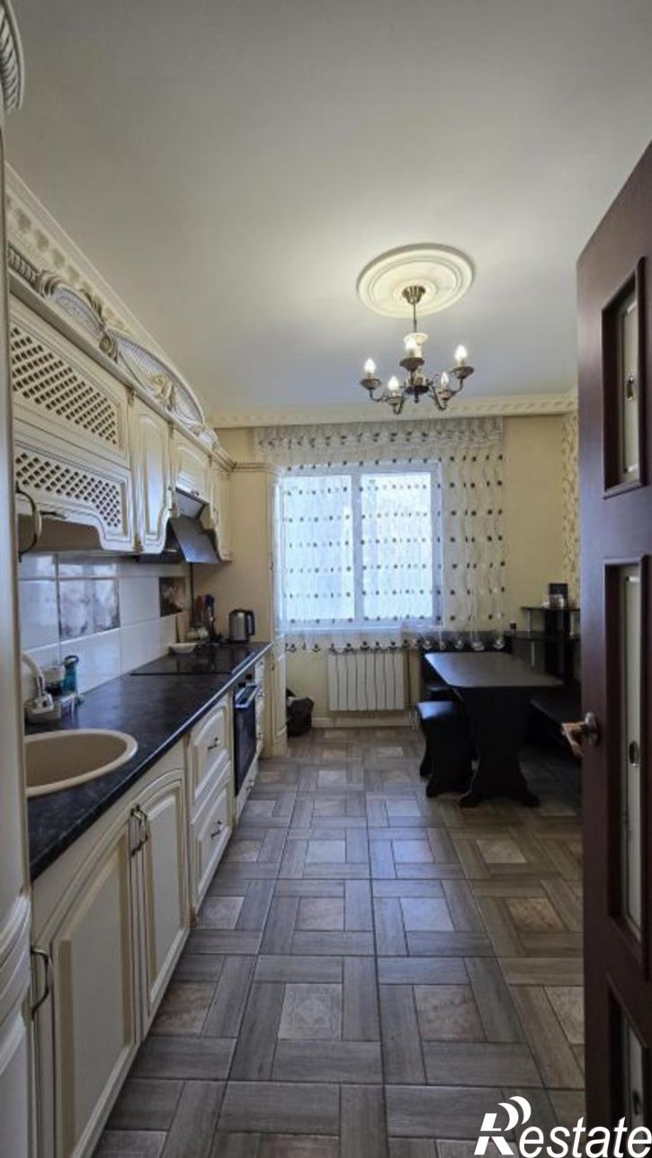 2-комн квартира 203 мкр, 20