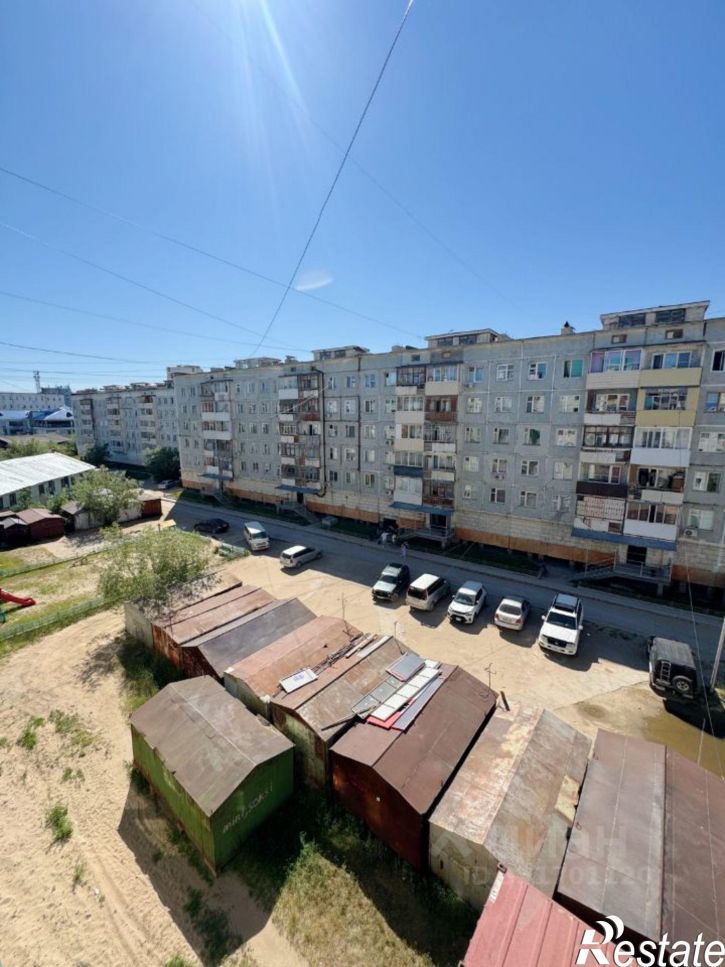 3-комн квартира ул Каландаришвили, 40/8,  д. 40/8