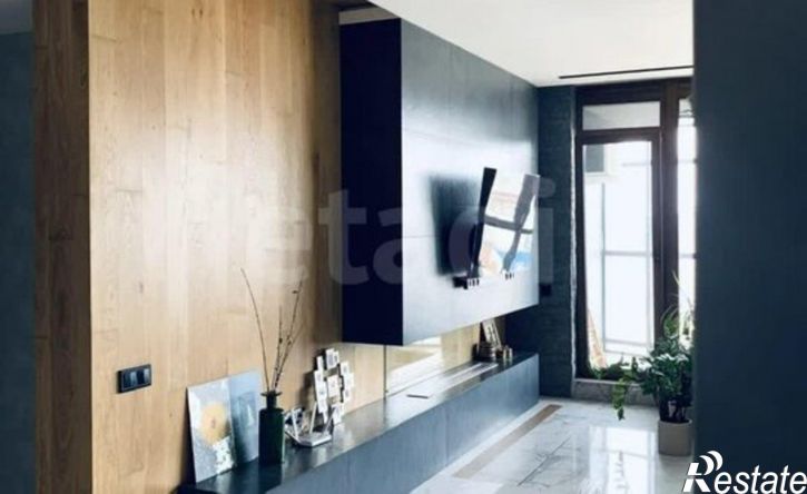 4-комн квартира ул Дзержинского, 11А,  д. 11А