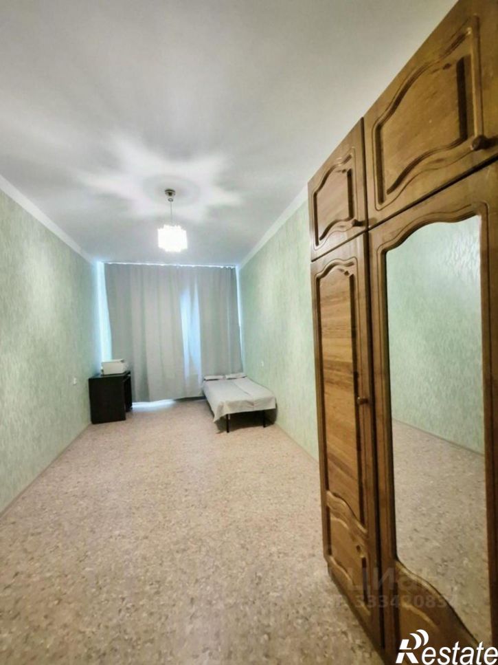 3-комн квартира 203-й м-н, 12