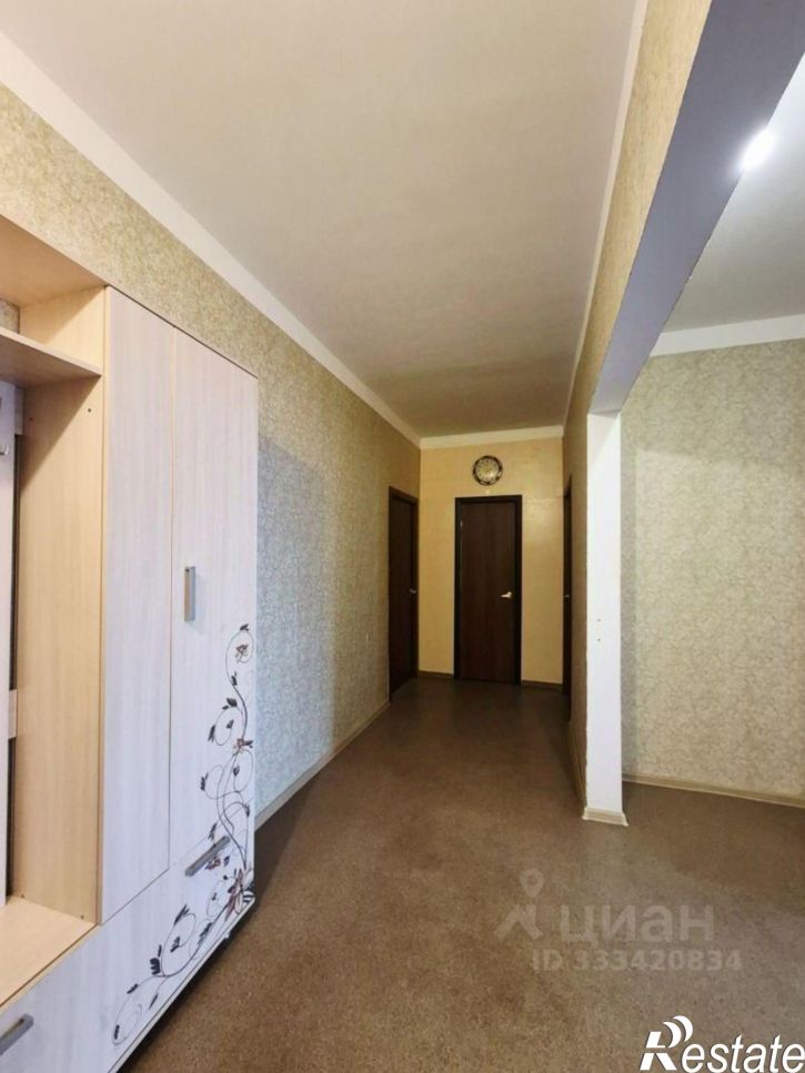 3-комн квартира 203-й м-н, 12