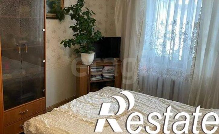 4-комн квартира улица Халтурина, 4,  д. 4