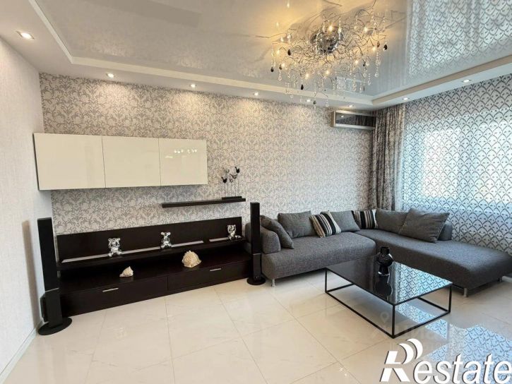 3-комн квартира улица Пояркова, 19,  д. 19
