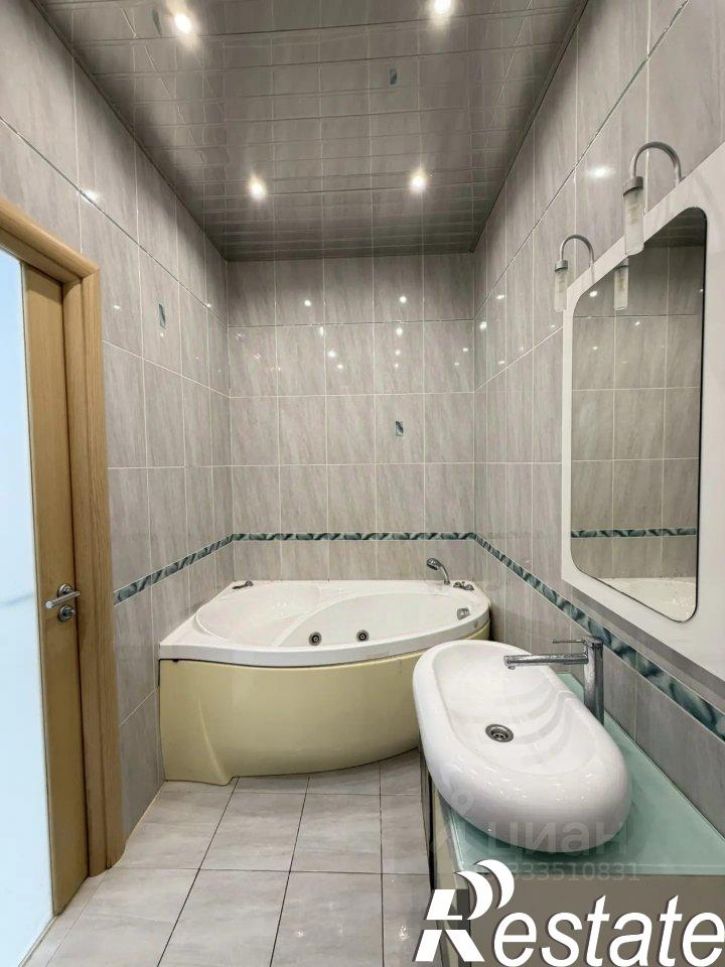 3-комн квартира улица Пояркова, 19,  д. 19