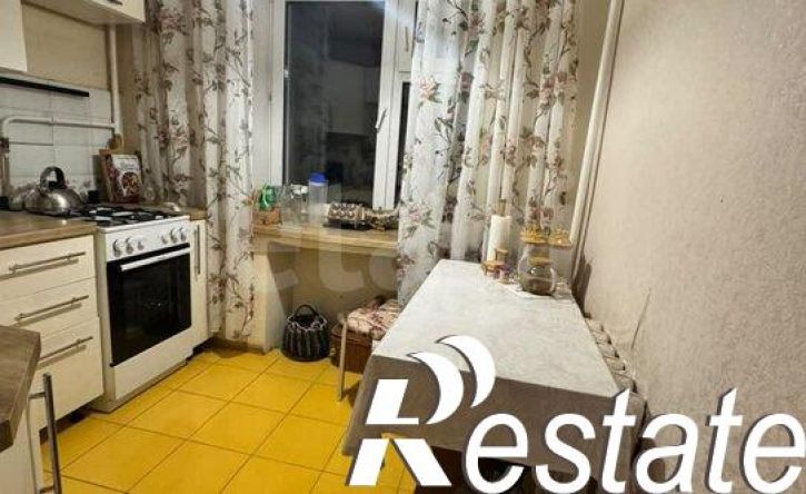 4-комн квартира улица Дзержинского, 8,  д. 8
