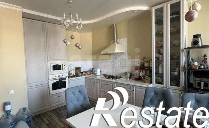 3-комн квартира улица Пояркова, 20/1,  д. 20/1
