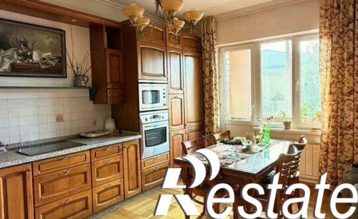 4-комн квартира улица Аммосова, 4/3,  д. 4/3