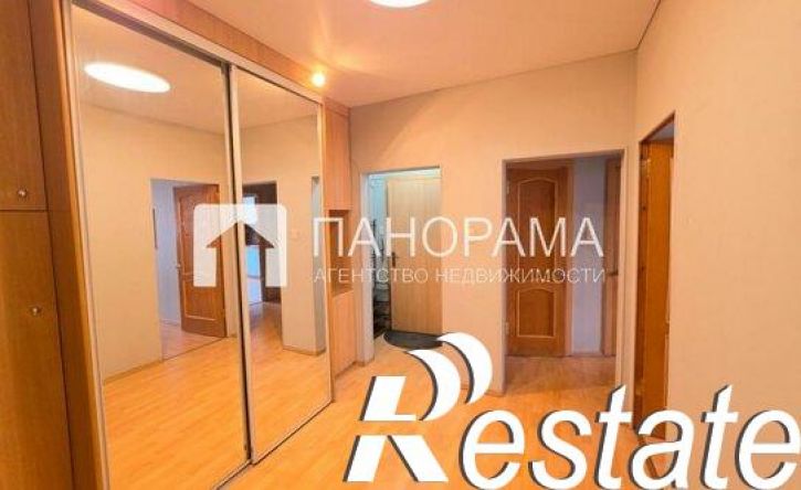 3-комн квартира улица Короленко, 7,  д. 7