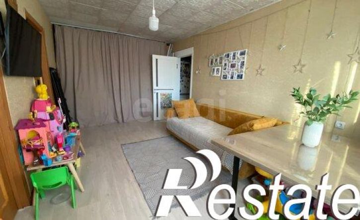 4-комн квартира улица Чиряева, 8,  д. 8