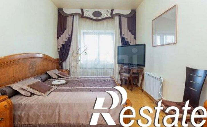 4-комн квартира улица Петровского, 19/3,  д. 19/3