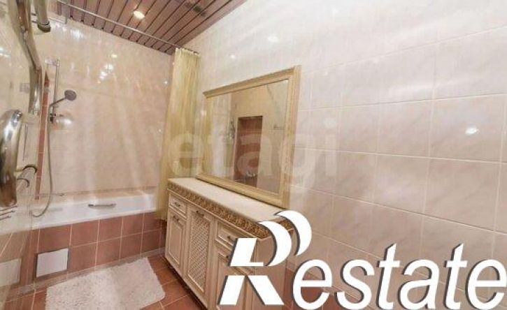 4-комн квартира улица Петровского, 19/3,  д. 19/3