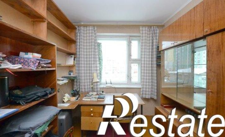 4-комн квартира улица Халтурина, 2,  д. 2