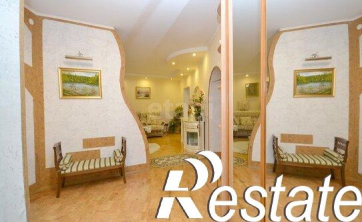 4-комн квартира улица Курашова, 46,  д. 46